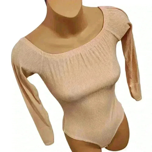 NEW Boohoo Frances Rib Off The Shoulder Long Sleeve Bodysuit Nude Size 8 US - Picture 4 of 11